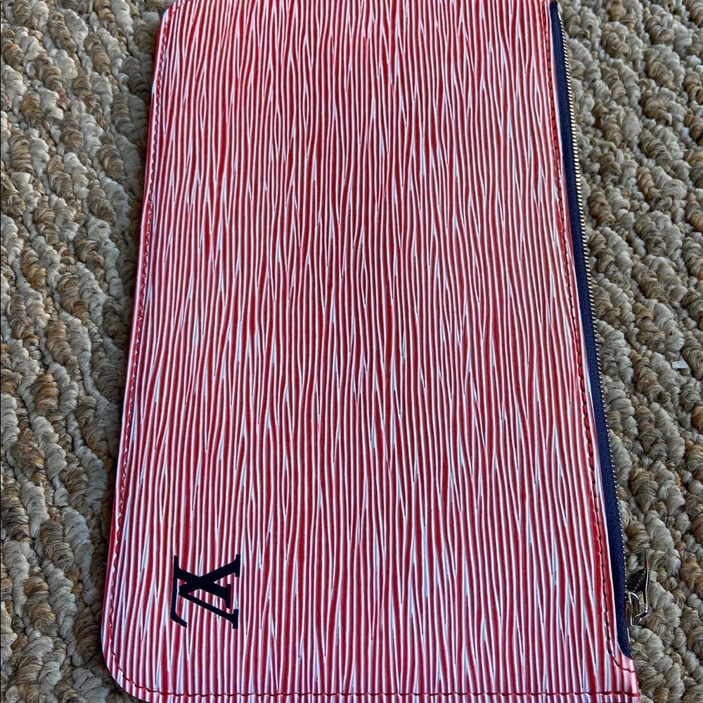 Denim rouge pochette